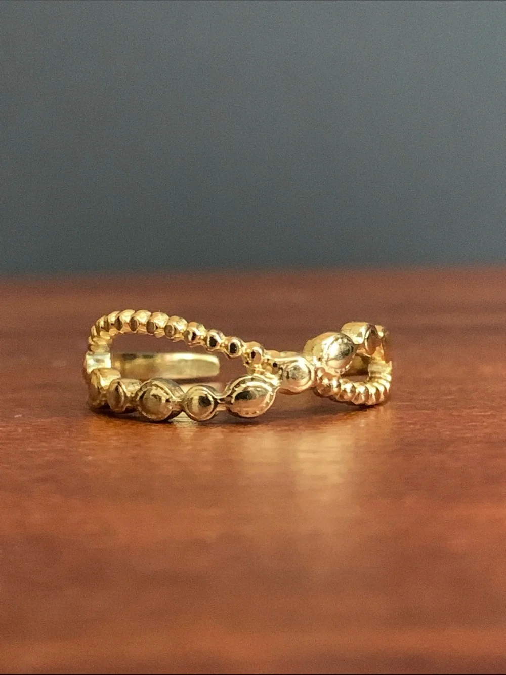 NWT Gold tone wavy textured ring size 7